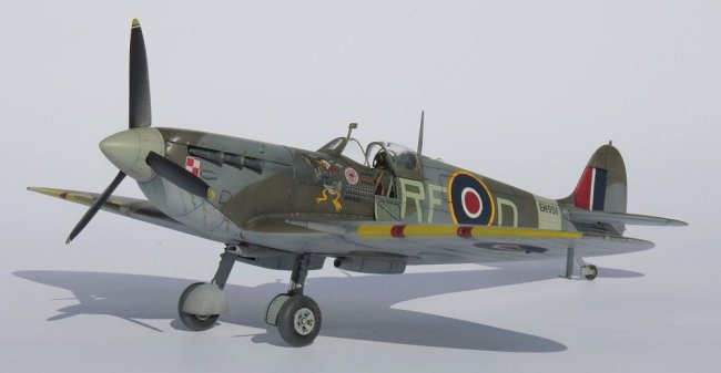 1 48 Tamiya Spitfire Mk Vb By Artur Oslizlo