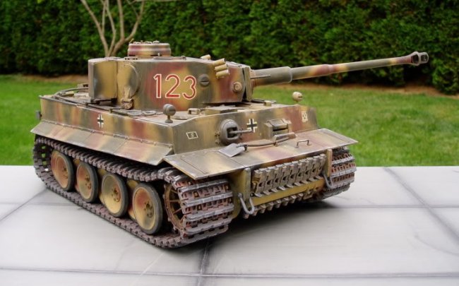 1/25 Tamiya PzKpfw VI Sdkfz 181 Ausf E Tiger 1 by Serge Dompierre