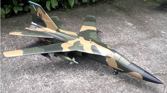 1/17 Wooden General Dynamics F-111F by David Landívar